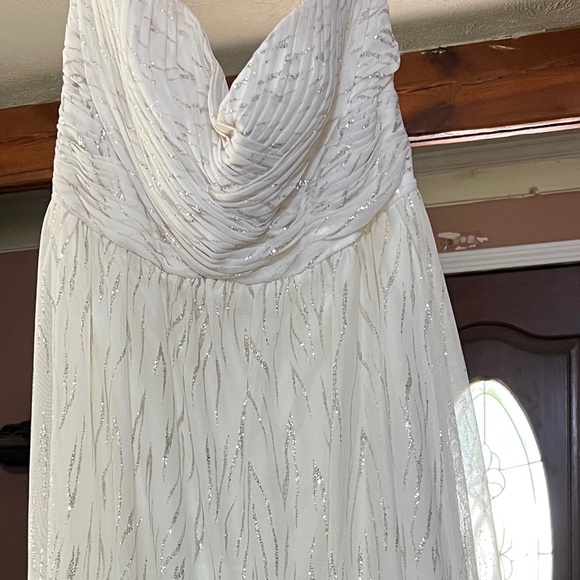 Prom dress - Picture 2 of 2